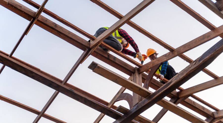 Professional gutter cleaning services in Greenview, CA